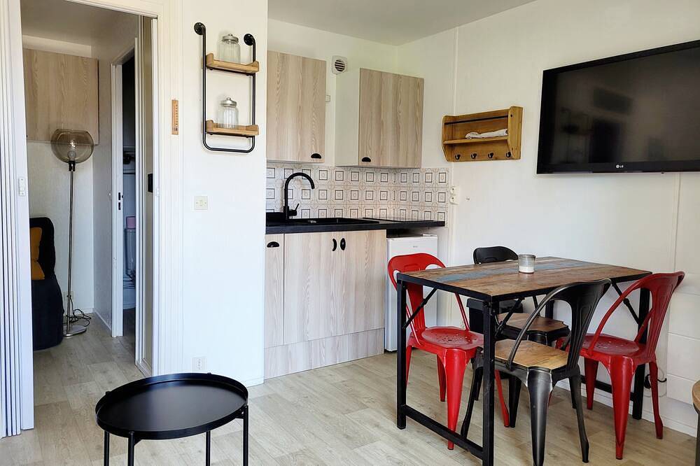 Entire apartment, Cosy seaside apartment in Merville-Franceville-Plage, Caen region