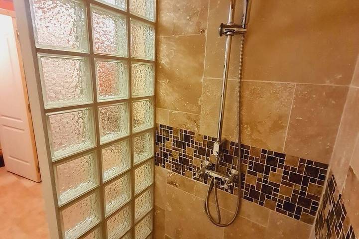 Location de vacances pour 4 personnes, avec terrasse à Pied-de-Borne - 4