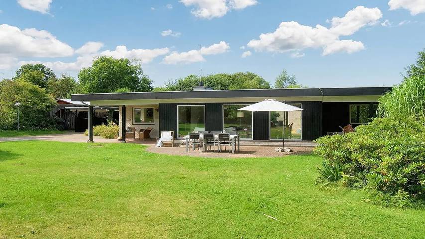 Ferienhaus für 9 Personen, mit Terrasse