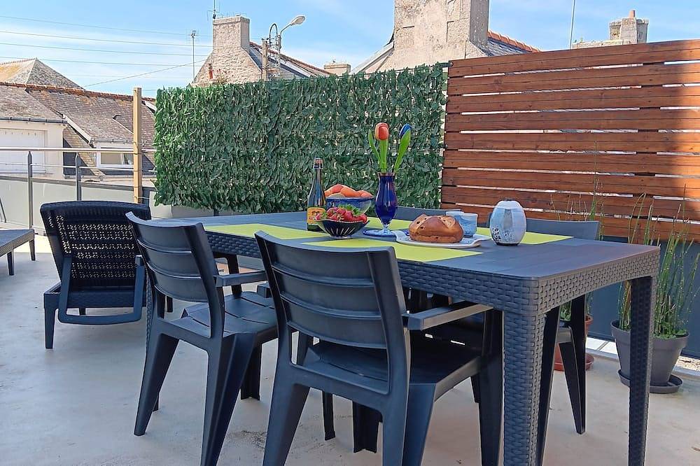 Appartement entier, Appartement  rénové classé 3 étoiles avec terrasse idéal pour 4  personnes. in Guilvinec, Région de Quimper