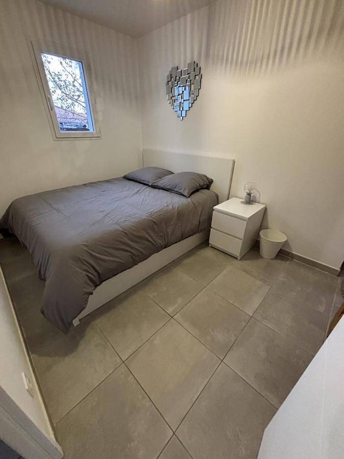 Location de vacances pour 8 personnes, avec piscine ainsi que terrasse et jardin, animaux acceptés à La Motte-d'Aigues - 3