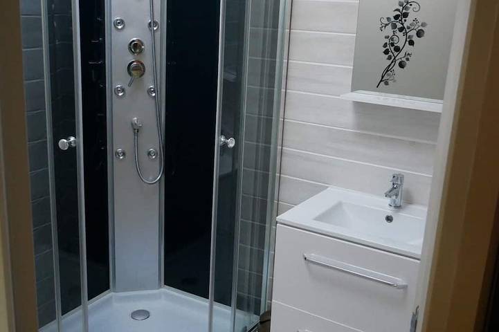 Location de vacances pour 2 personnes, avec terrasse à Lanas - 3