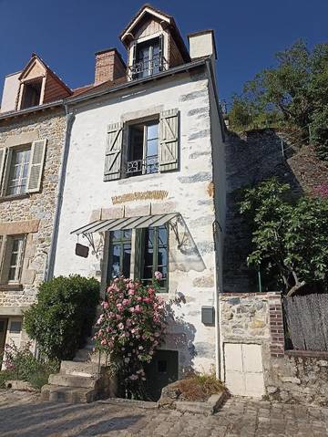 Gîte pour 6 personnes, avec vue et jardin à Fresnay-sur-Sarthe