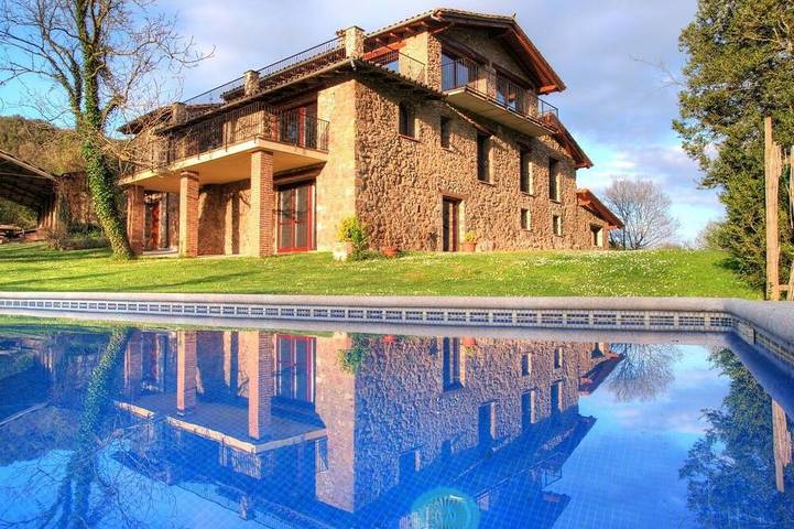 Casa rural para 6 personas, con balcón y jardín en Vall de Vianya