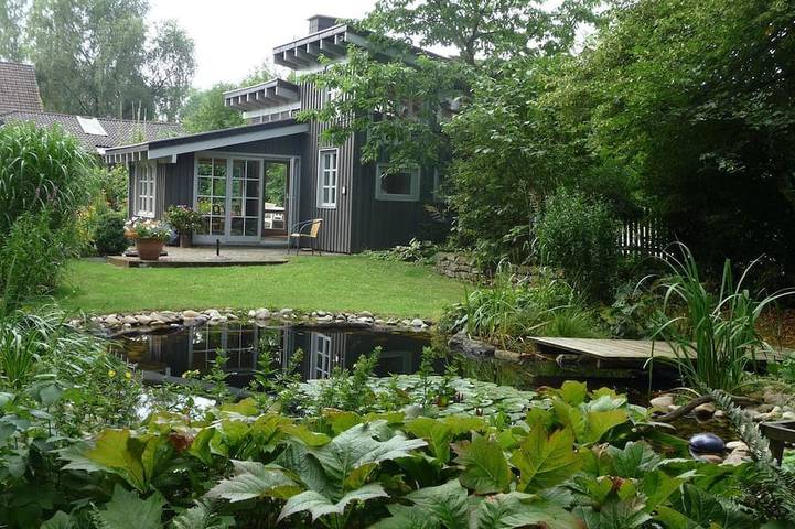 Ferienhaus für 4 Personen, mit Pool und Terrasse sowie Garten in Dierdorf