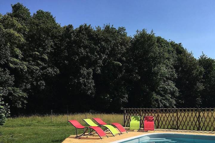 Gîte pour 5 personnes, avec jardin à Neuillé-le-Lierre