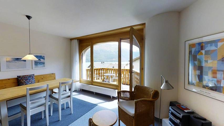 Ferienwohnung für 2 Personen, mit Balkon und Ausblick sowie Seeblick in Silvaplana - 2