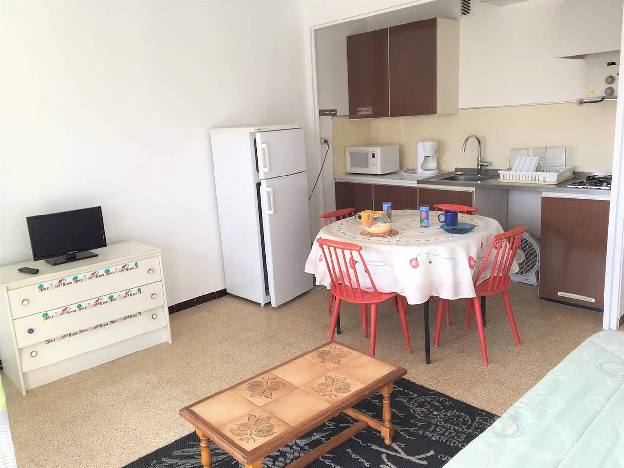 Gehele studio, Large studio apartment with terrace near the port of Saint Cyprien in Saint-Cyprien-Plage, Saint-Cyprien