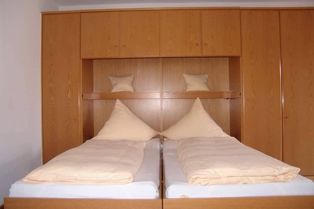 Ganze Wohnung, Kräuterstube | Helle Wohnung (40qm) mit großem Balkon im 1. Og in Bad Staffelstein, Oberes Maintal - Coburger Land