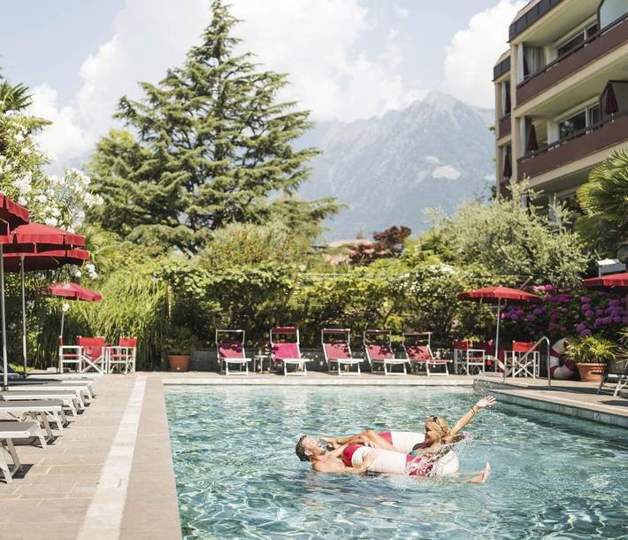 Appart’hôtel pour 4 personnes, avec sauna et vue ainsi que jardin et piscine