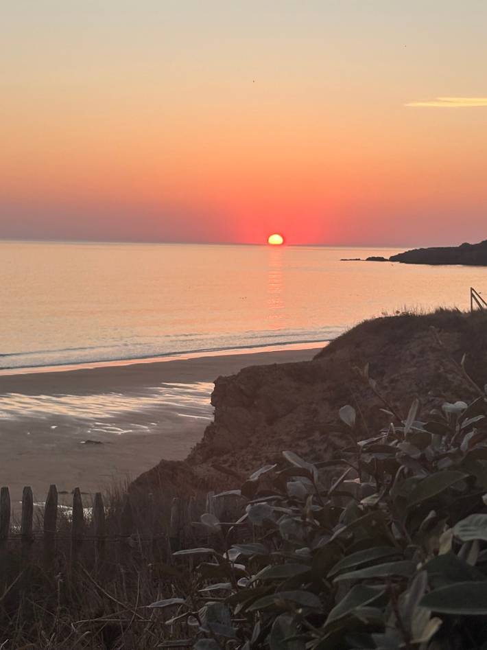Ferienhaus „Kerou Plage“: Meerblick, 50 m zum Strand, privater Pool in Clohars-Carnoët, Quimper und Umgebung