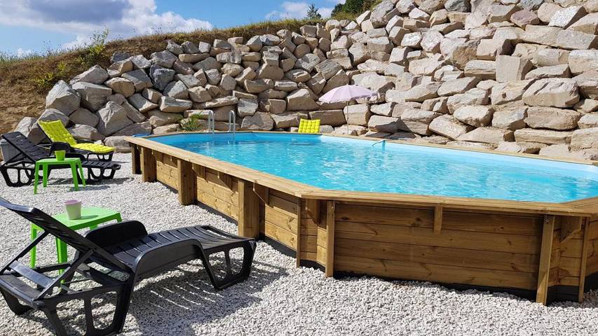 Cottage pour 2 personnes, avec piscine ainsi que jardin et vue à Garchizy