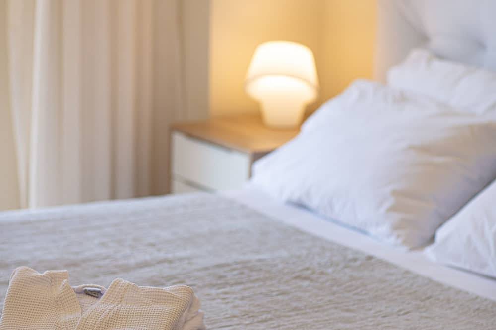 Geheel appartement, A & C Home 1: Two Bedroom Apartment 100m from Plakias Beach sandy beach in Plakias, Rethymno en omgeving