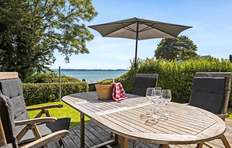 Ferienhaus für 6 Personen mit Terrasse in Skarrev, Apenrade