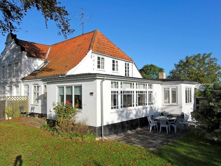 Ferienhaus für 10 Personen, mit Terrasse und Garten sowie Seeblick - 1