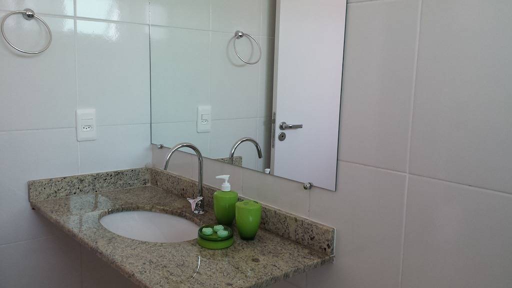 Ganze Wohnung, Nur 150 m vom schönen Strand, Arraial do Cabo, 2 Qtos w / Klimaanlage in Praia do Forno, Rio de Janeiro (Bundesstaat)