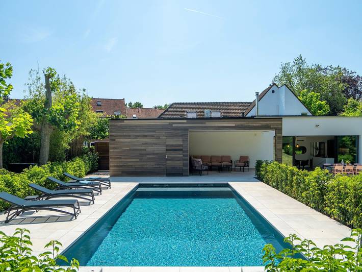 Location de vacances pour 10 personnes, avec Terrasse et Jardin ainsi que Piscine et Sauna à Courtrai