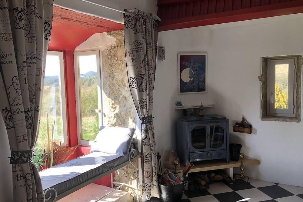 Loft dans bastidon de caractère au pied du Mont-Ventoux avec piscine privée in Entrechaux, Parc naturel régional du Mont-Ventoux
