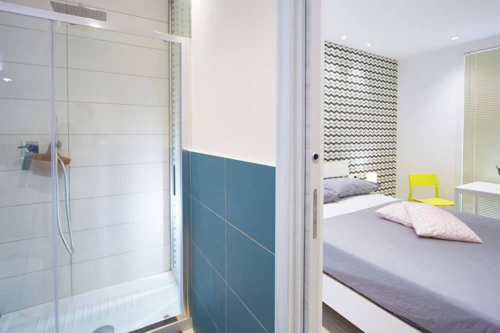 Guest house with swimming pool surrounded by greenery, 500 meters from Trentova Bay. in Cilento