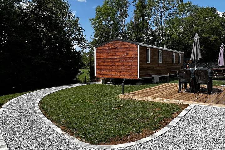 Prairie cottage with Spa/Pool in Loray, Französischer Jura