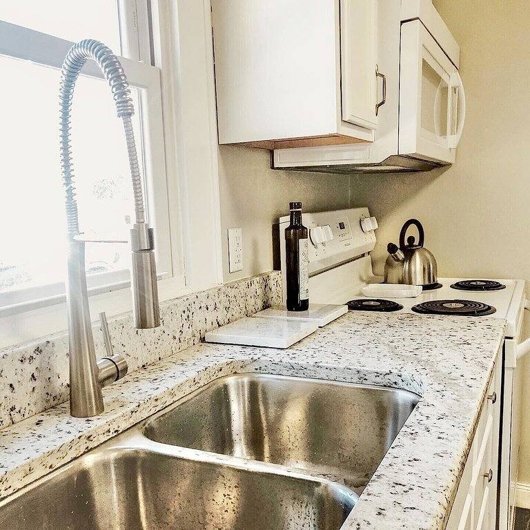 3Br on Main Street ★ Downtown Belmont ★ 5 Min Walk in Gaston County