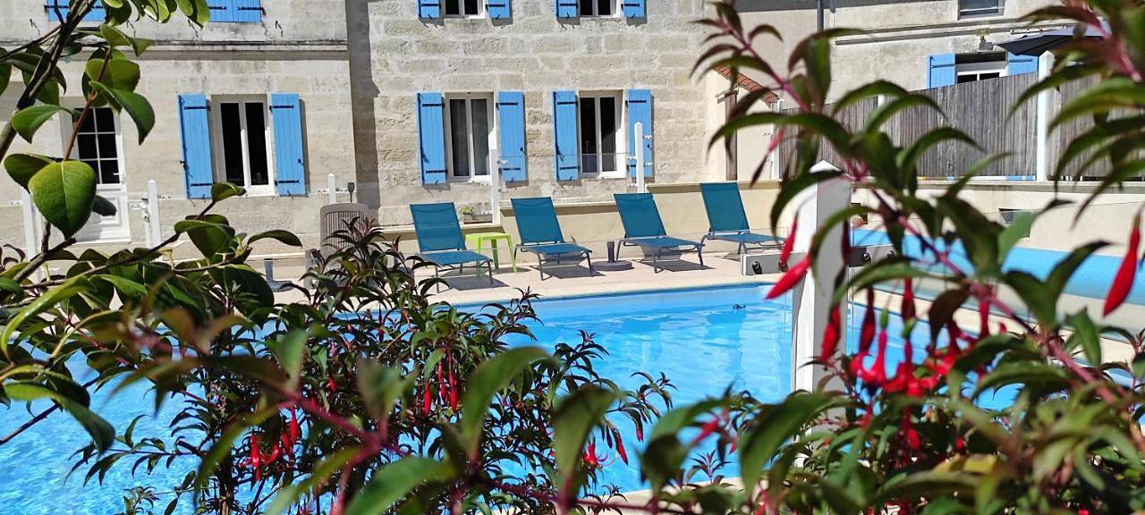 Appart' Nature L'Escale - Saintes - Calme, Piscine, Parking, Terrasse in Chaniers, Région de Saintes