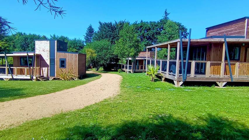 Location de vacances pour 4 personnes, avec piscine et bassin pour enfant ainsi que jacuzzi et jardin dans Plage du Moulin - 4