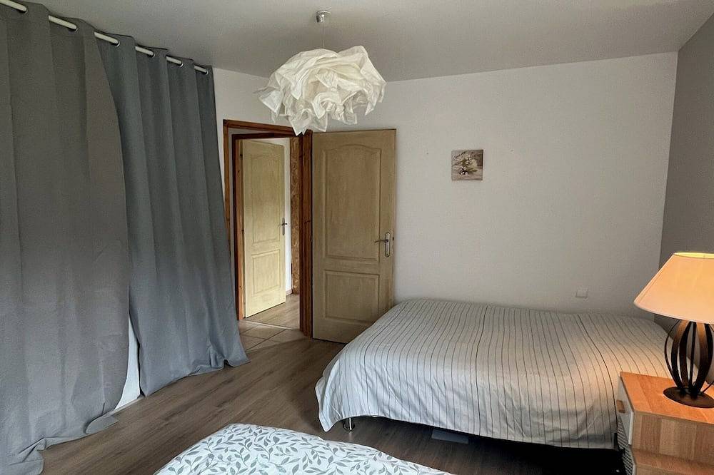 Geheel appartement, 5-person apartment with outdoor area in Saint-Maurice-sur-Moselle, Épinal en omgeving