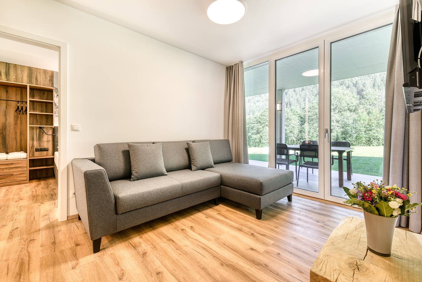 Ganze Wohnung, Brandnerhus Nr. 01 - Garten 3-Zimmer Ferienwohnung in Rätikon Gebirgsgruppe, Brand
