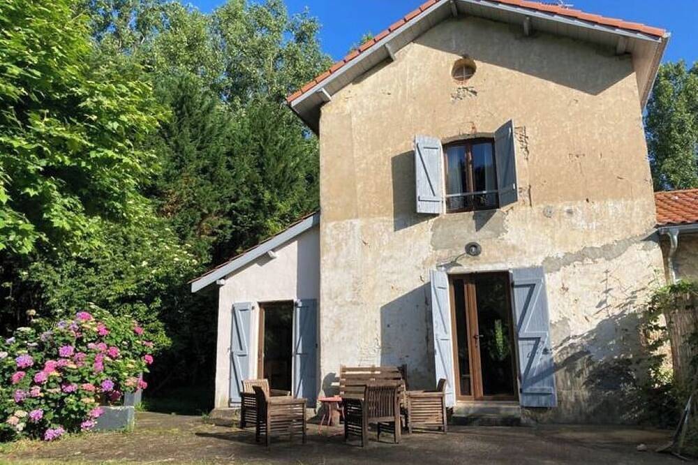 Gîte calme avec piscine, vue exceptionnelle, 5 personnes, Océan & Pays Basque in Orx, Côte d’Argent