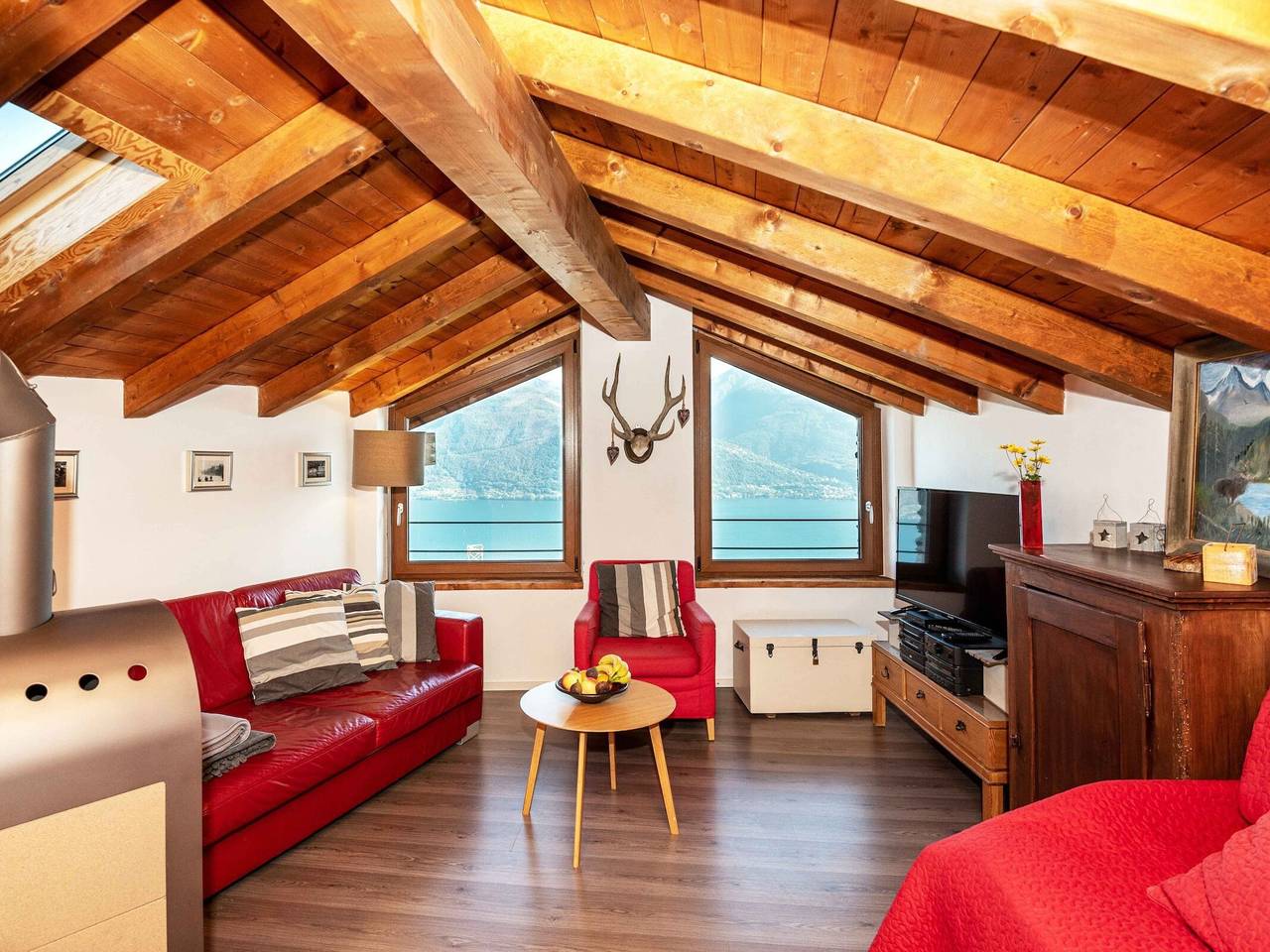 Ferienhaus 'Casa Bianca' mit Seeblick, privater Terrasse und Wlan in Saliana (Pianello del Lario), Pianello del Lario