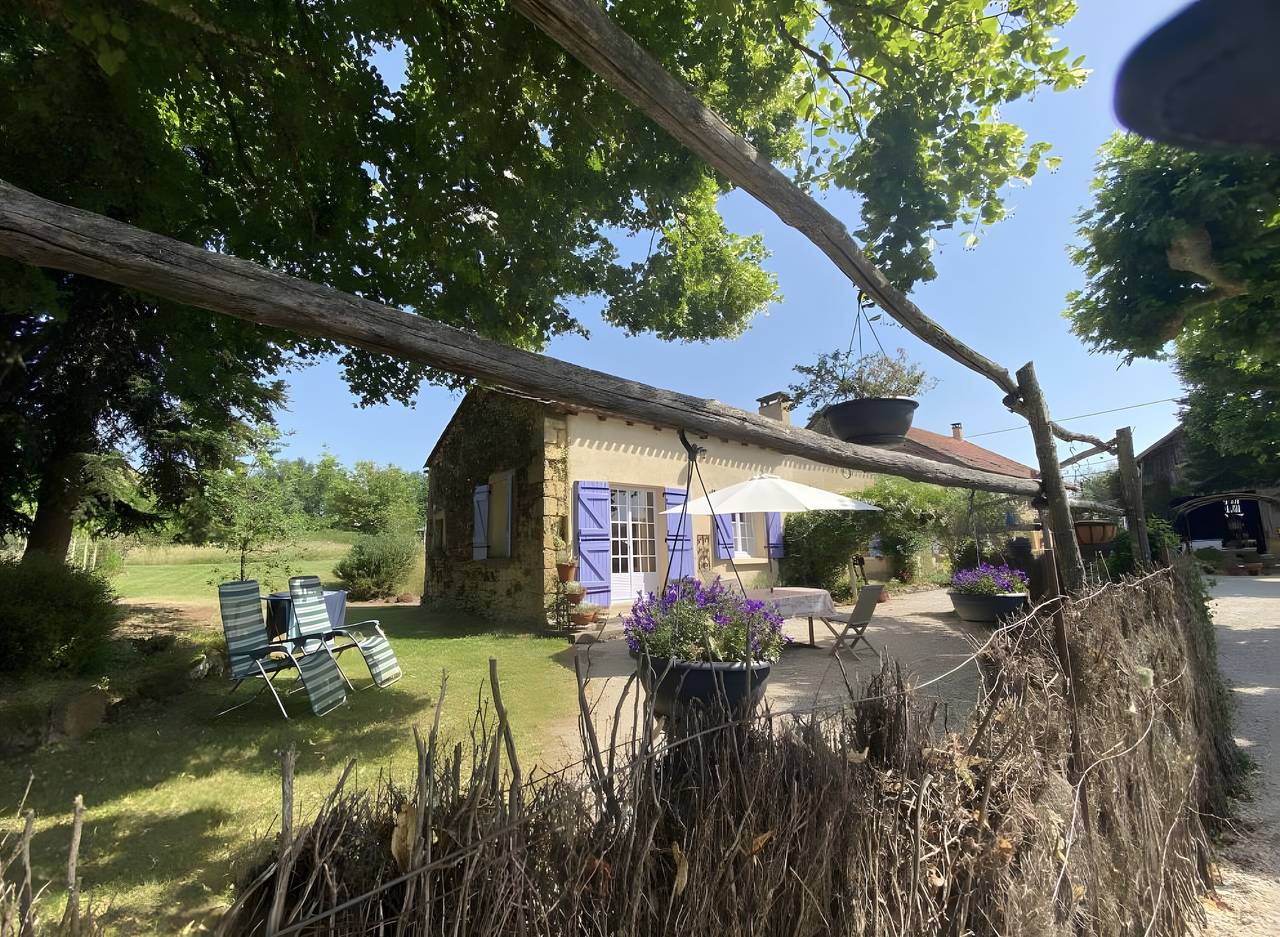 Maison de vacances 'La Forge' avec piscine partagée, terrasse privée et Wi-Fi in Le Buisson-de-Cadouin, Périgord Pourpre