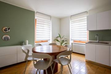 Ferienwohnung für 6 Personen, mit Seeblick und Garten sowie Ausblick in Luganer See (Lombardei)