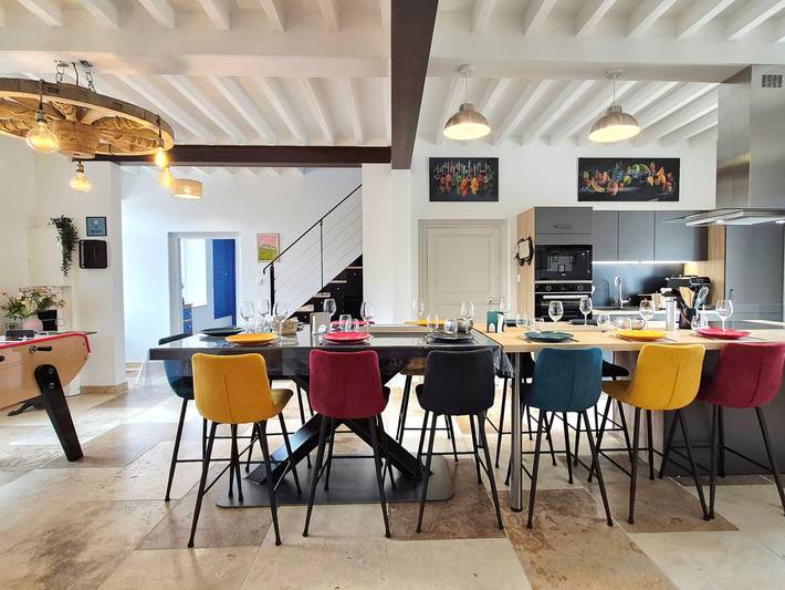 Gîte pour 12 personnes, avec Terrasse et Jardin