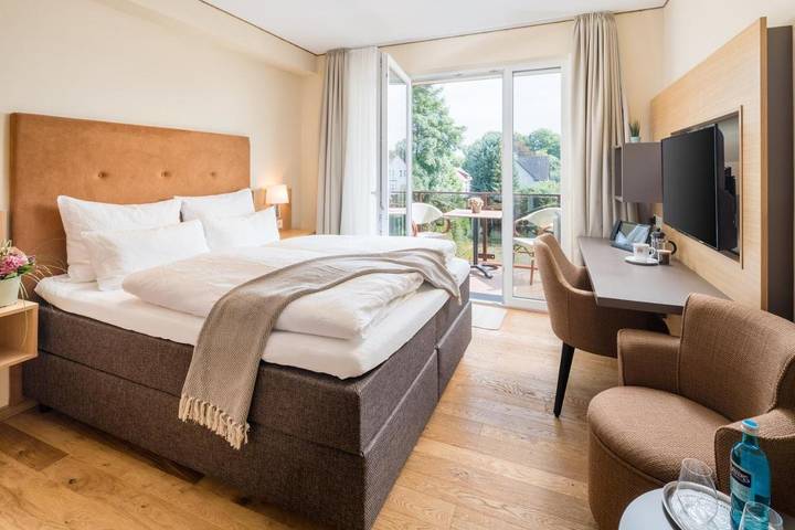 Hotel, mit Balkon und Terrasse sowie Garten und Sauna in Jever - 2