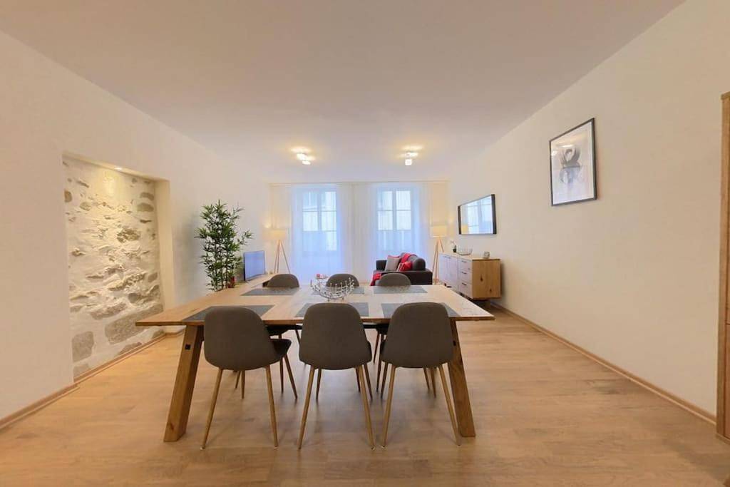 Ganze Wohnung, Two-Bedroom Apartment in Lausanne, Genfer See