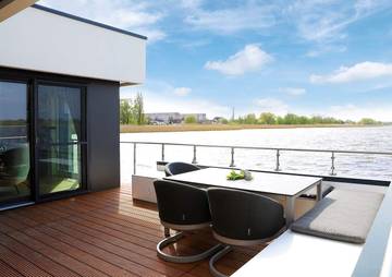 Hausboot für 6 Personen, mit Terrasse und Seeblick in Ribnitz-Damgarten
