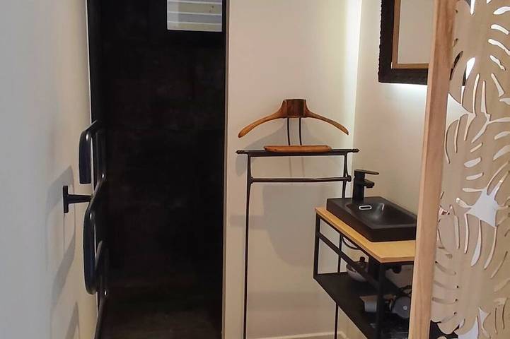 Appartement entier, Chambre individuelle située au pied du Baou de St-Jeannet in Saint-Jeannet, Côte méditerranéenne (France)
