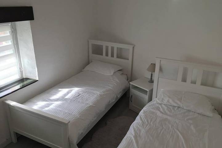 Gîte pour 4 personnes, avec piscine et jardin à Moutier-Malcard - 3