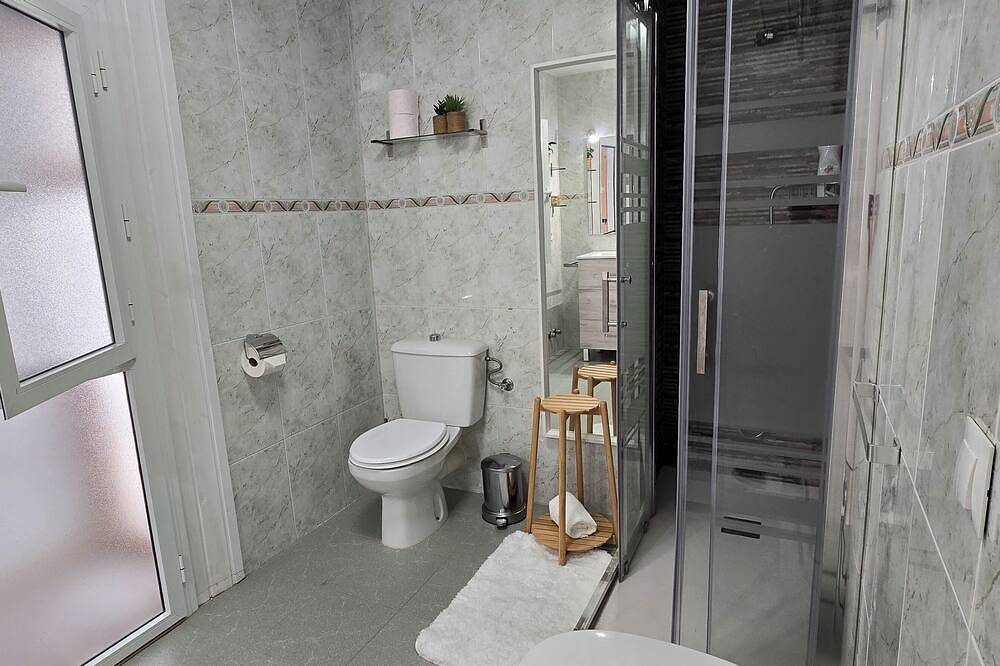 House in La Carihuela, 20 meters from the beach in La Carihuela, Torremolinos