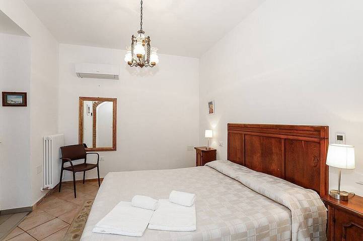 Villa Campoluce: Un'accogliente villa su due piani situata in posizione tranquilla. in Cupra Marittima, Riviera delle Palme