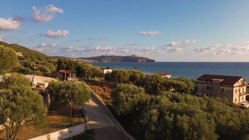 Camping per 3 persone, con giardino e panorama in Cilento