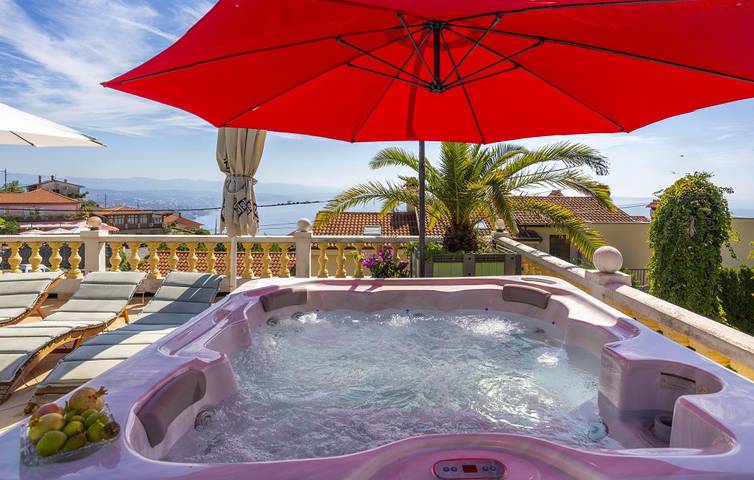 Villa für 8 Personen, mit Terrasse und Whirlpool sowie Garten in Opatija Riviera - 3