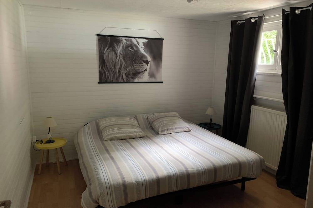 Two bedrooms with private bathroom.  in Planfoy, Regionaler Naturpark Pilat