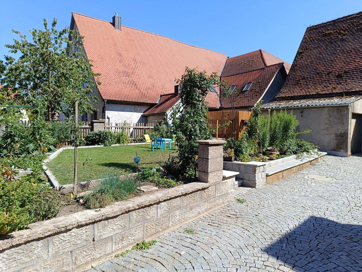 Ferienhaus Mitteldachstetten, ruhige Lage, kostenlos parken, Wlan free in Oberdachstetten, Romantische Straße