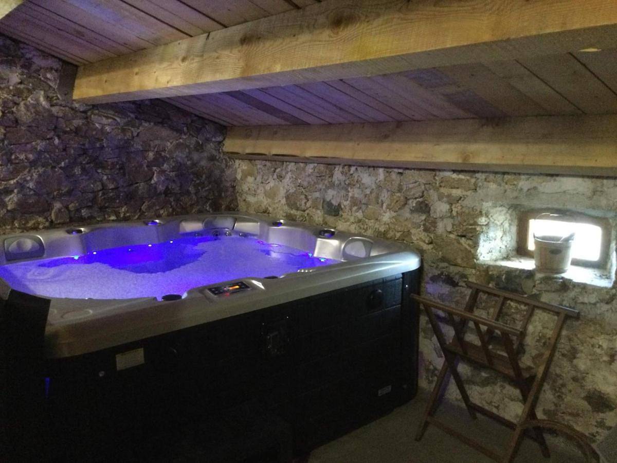 La Ferme de Beauregard Spa -Lanarce 07660 - jacuzzi et sauna in Lanarce, Ardèche