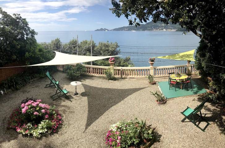 Chambre d’hôte pour 3 personnes, avec Terrasse ainsi que Jardin et Vue à Région de Rapallo