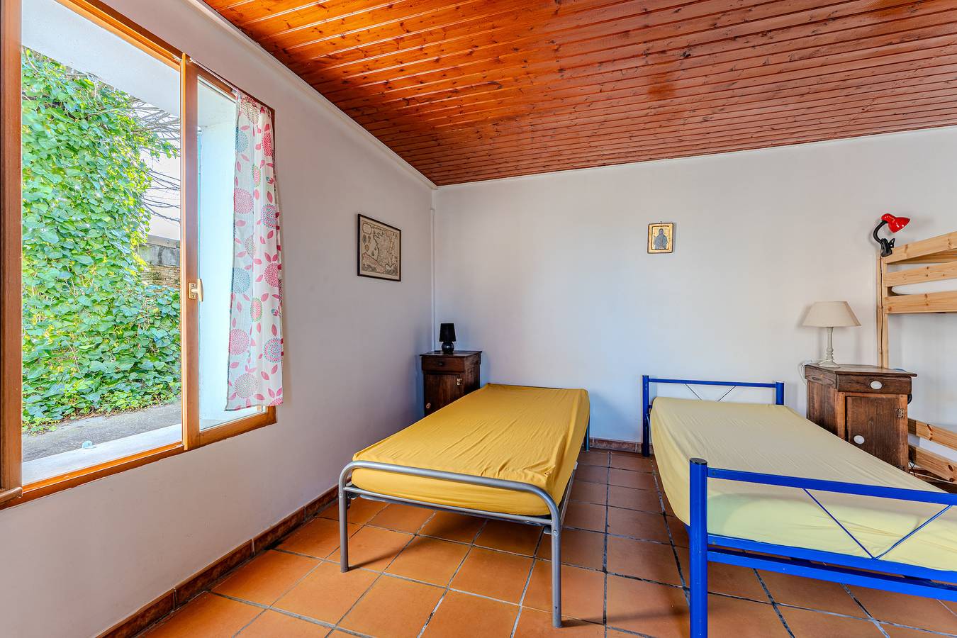 Entire studio, Studio Apartment 'La Halte De Compostelle' with Private Terrace and Wi-Fi in Belin-Béliet, Arcachon region