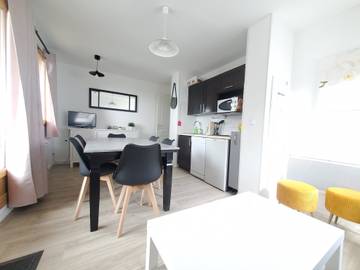 Gîte pour 6 personnes, avec vue sur le lac et terrasse à Besse-et-Saint-Anastaise