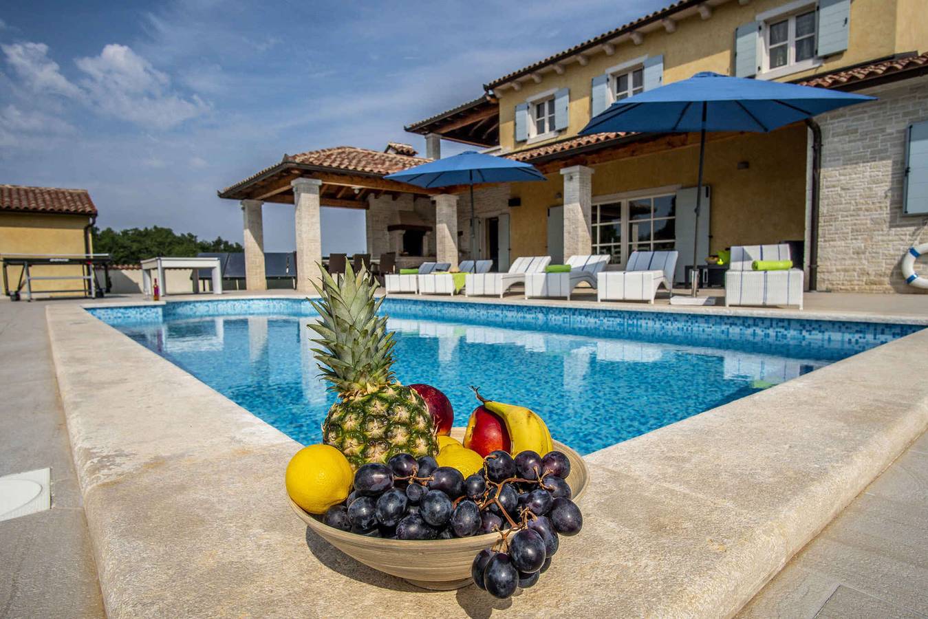 Villa mit Swimmingpool, Tischtennis und Grillterrasse  in Marčana, Südküste Istrien
